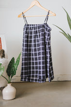 Load image into Gallery viewer, Shoulders + Plaid